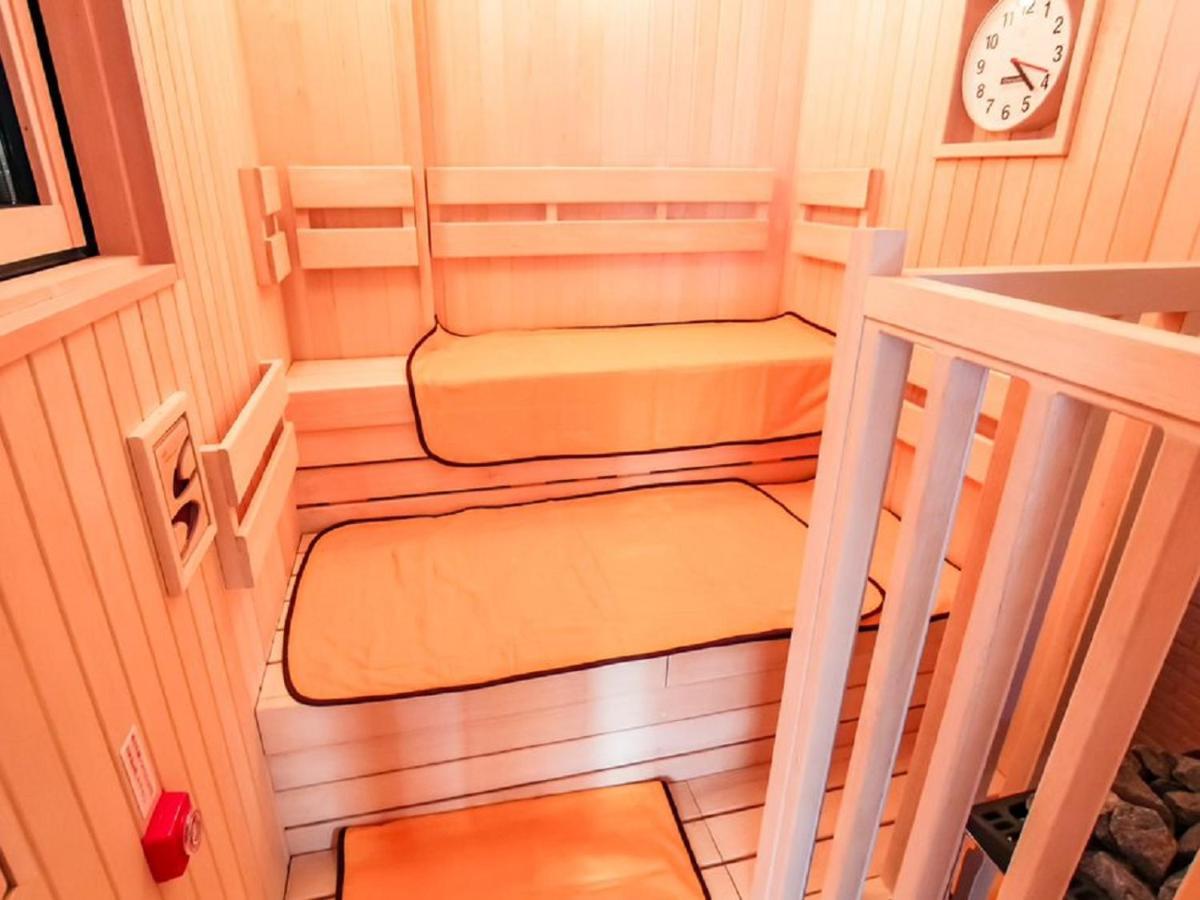 Hotel Livemax Premium Umeda East Осака Екстер'єр фото